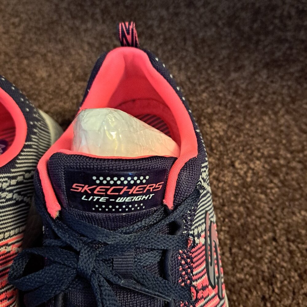 Skechers Lite-weight Air Cooled Memory Foam Shoes - Picture 9 of 11